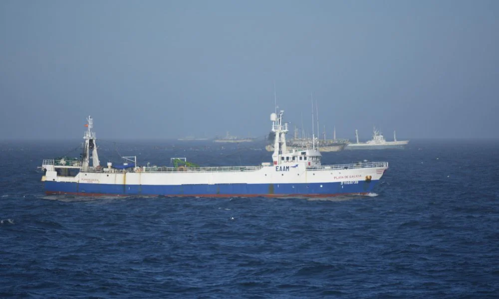 Pesquero español bajo sospecha en la ZEE argentina