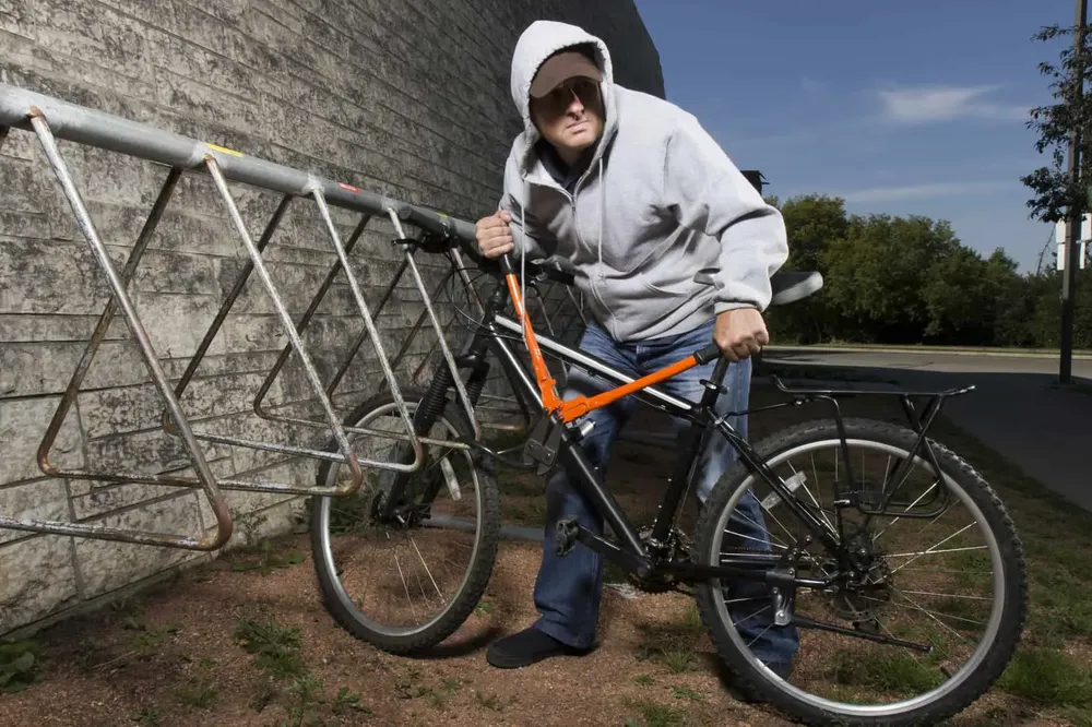 ladron bicicleta