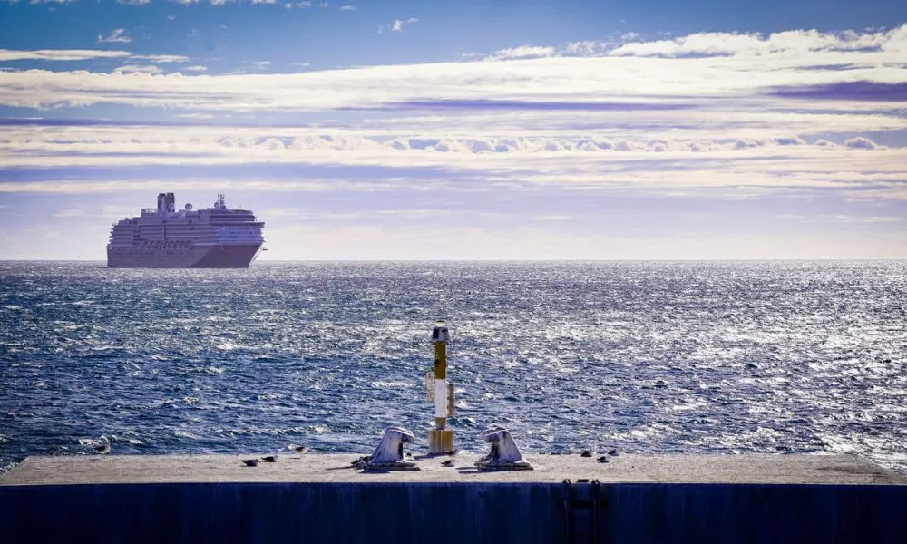 El crucero Oosterdam amarró en Puerto Madryn