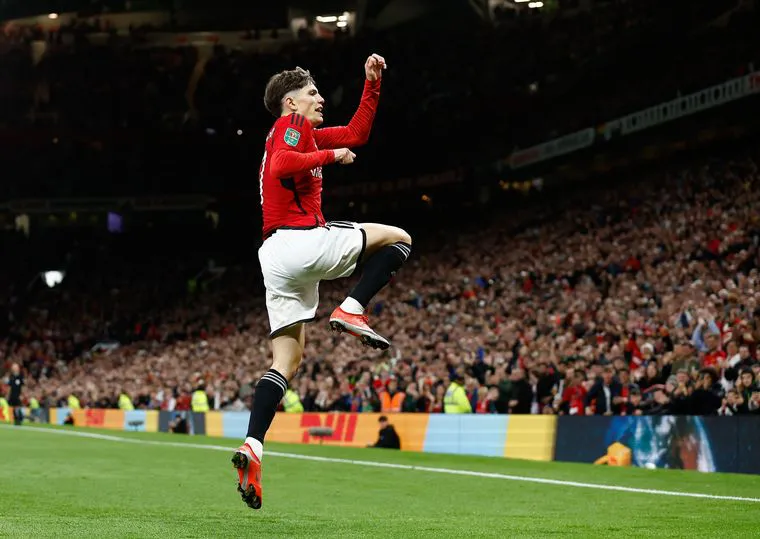 GARNACHO ANOTÓ UN GOL EN EL TRIUNFO DEL MANCHESTER