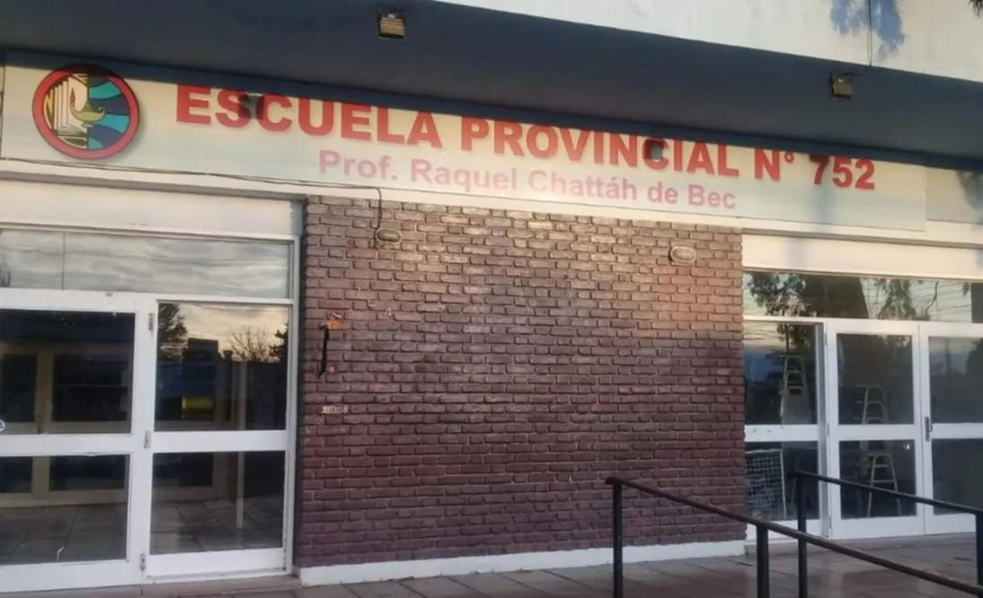 escuela 752