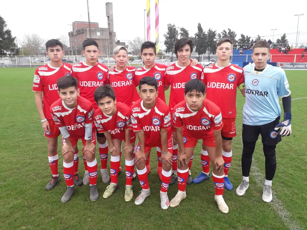 ARGENTINOS JUNIORS LLEGA A MADRYN A PROBAR JUGADORES