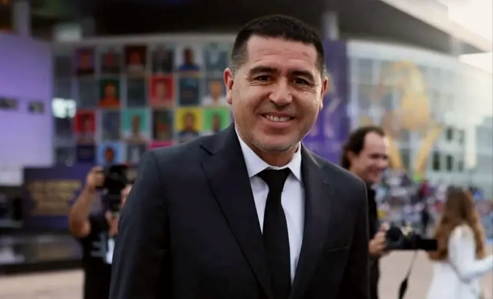 Boca define su postura y ordena el mercado