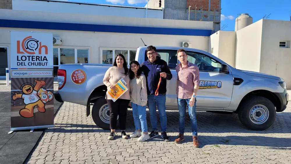Loteria entrego camioneta en Comodoro Rivadavia