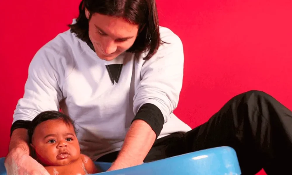 Historica foto de Messi y Yamal para UNICEF