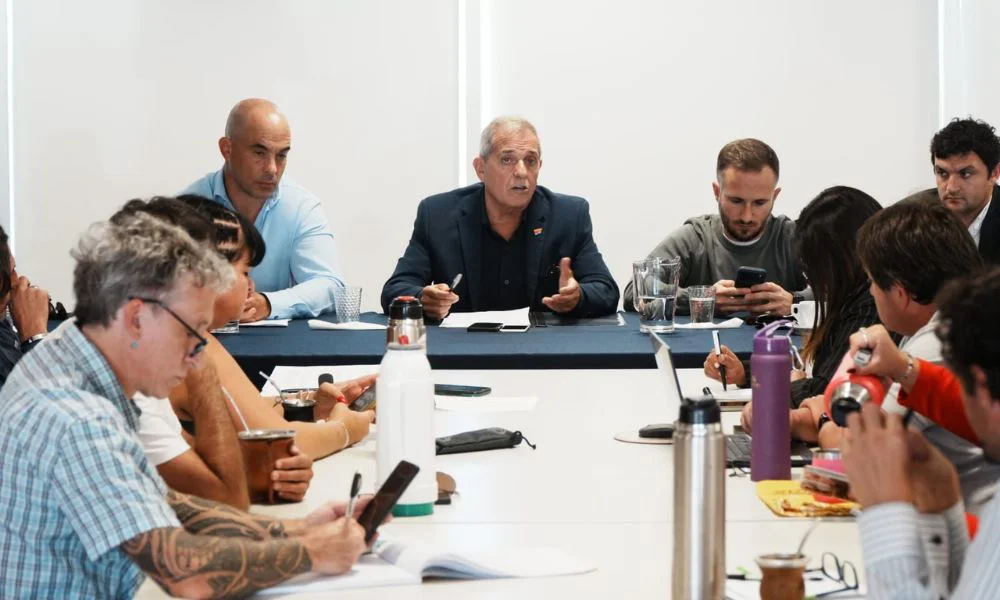 El Gobierno cerró acuerdos salariales con docentes y viales