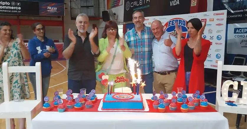 Ferro cumple 72 años y sostiene una identidad ligada al origen ferroviario. 5