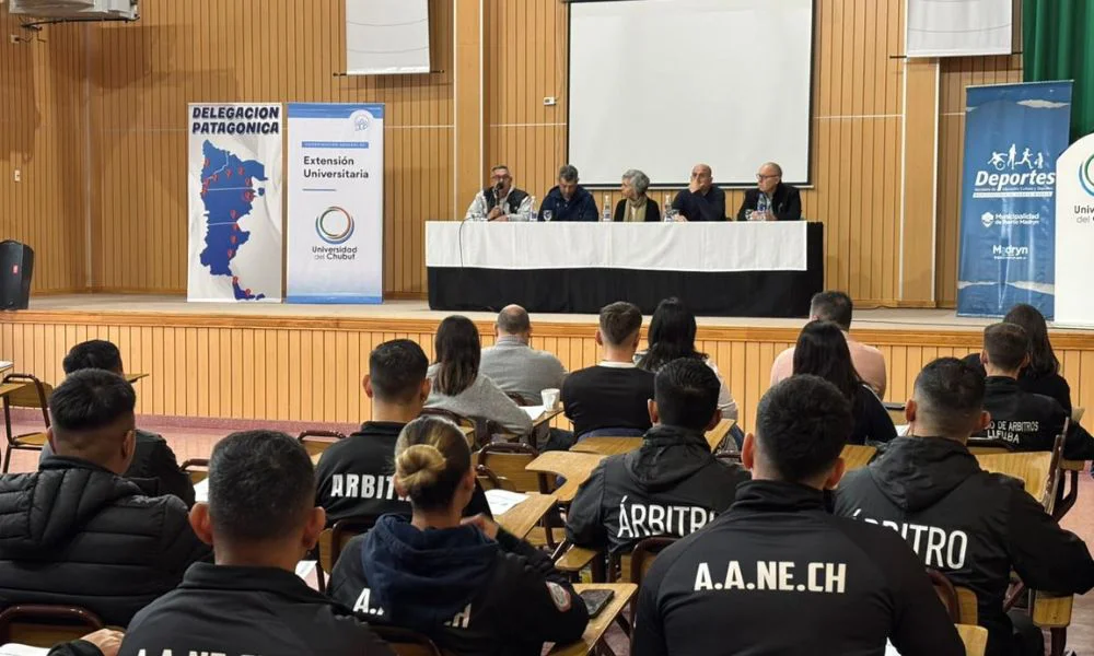 Curso de árbitro de fútbol en Madryn