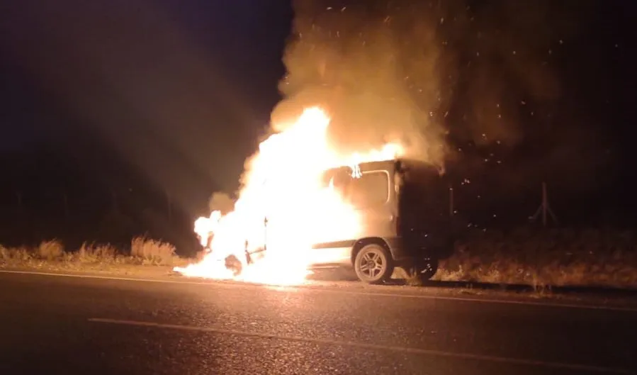 Camioneta incendiada rw tw2