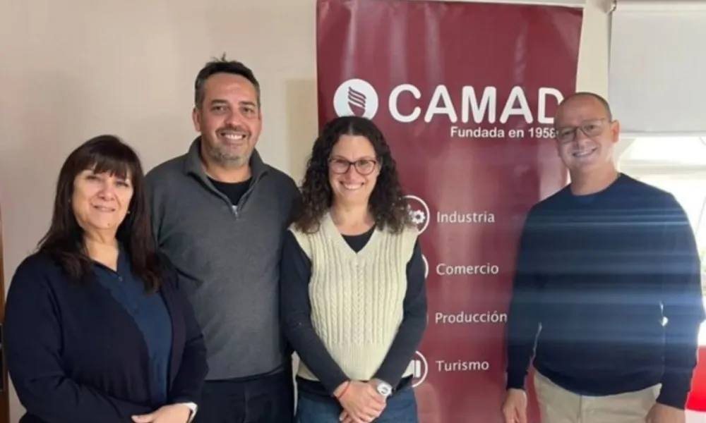 CAMAD entrega de becas