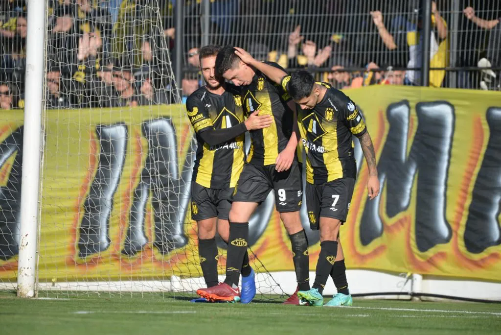 JUEGA EL AURINEGRO POR #LA17