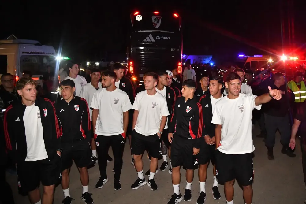 El Millonario instaló su pretemporada en la ciudad neuquina. 3