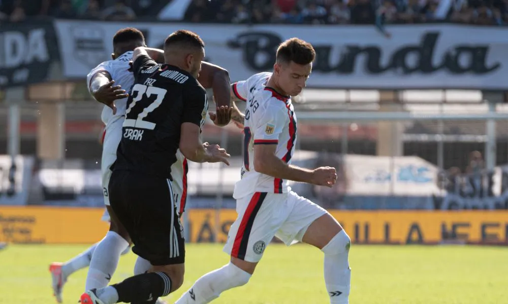 Jugada San Lorenzo contra Riestra