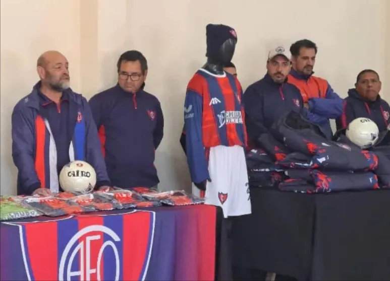 Alianza Fontana Oeste dio a conocer su nueva camiseta. indumentaria