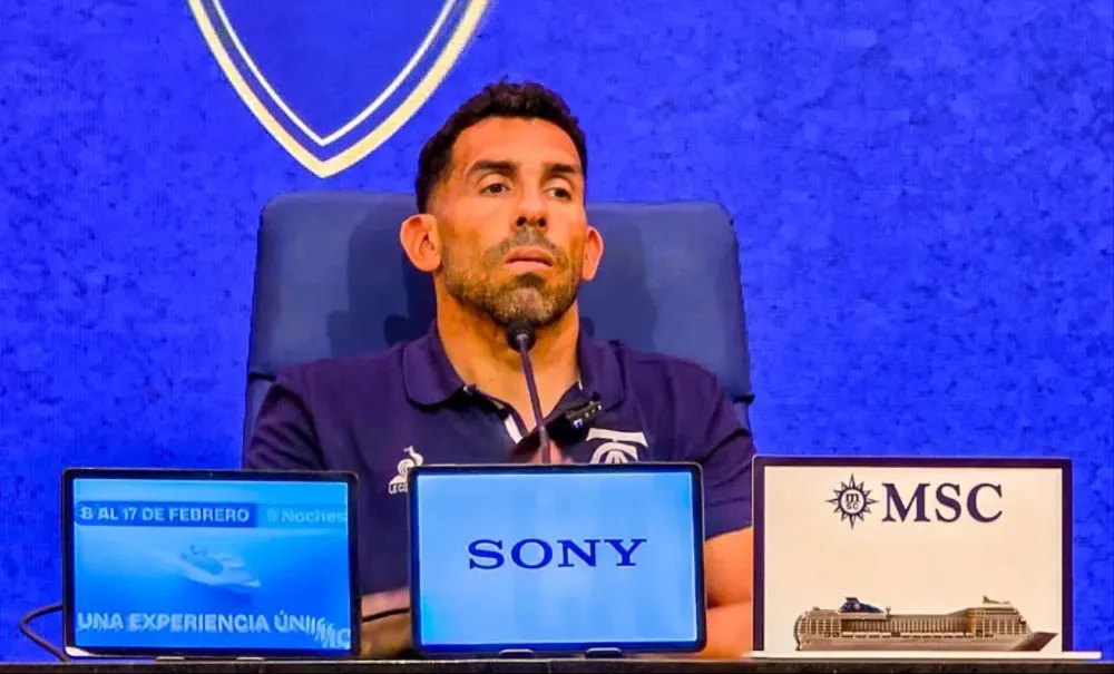 Carlos Tevez regresó a Boca como DT de Talleres