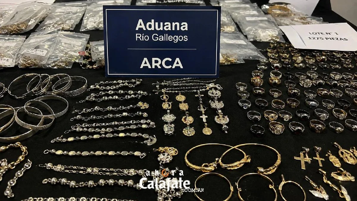 Subastan joyas en Santa Cruz
