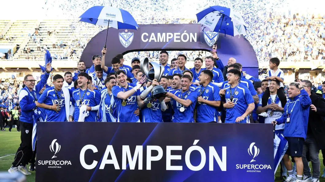 Vélez volvió a festejar en grande tras conquistar la Supercopa Argentina.