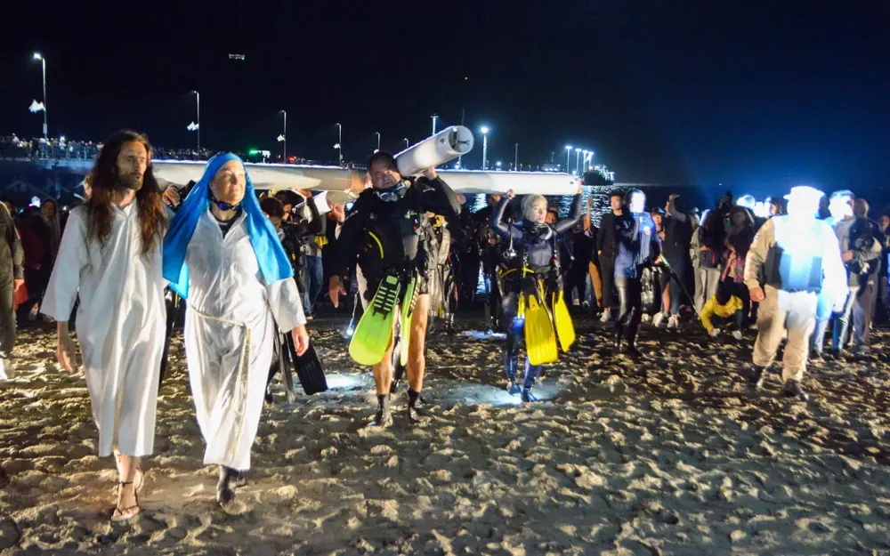 Llega el Via Crucis Submarino a Pto Madryn