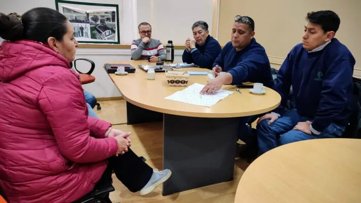 Reunión entre vecinos y Servicoop