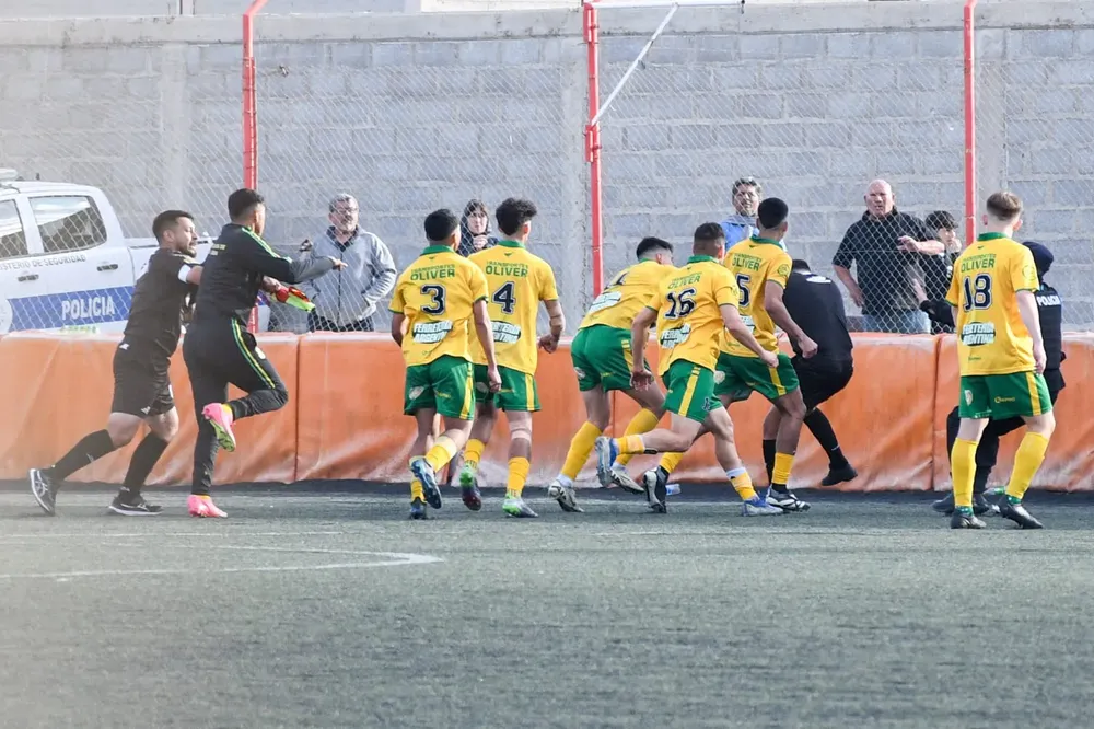 La violencia volvió a manchar el fútbol chubutense. 3