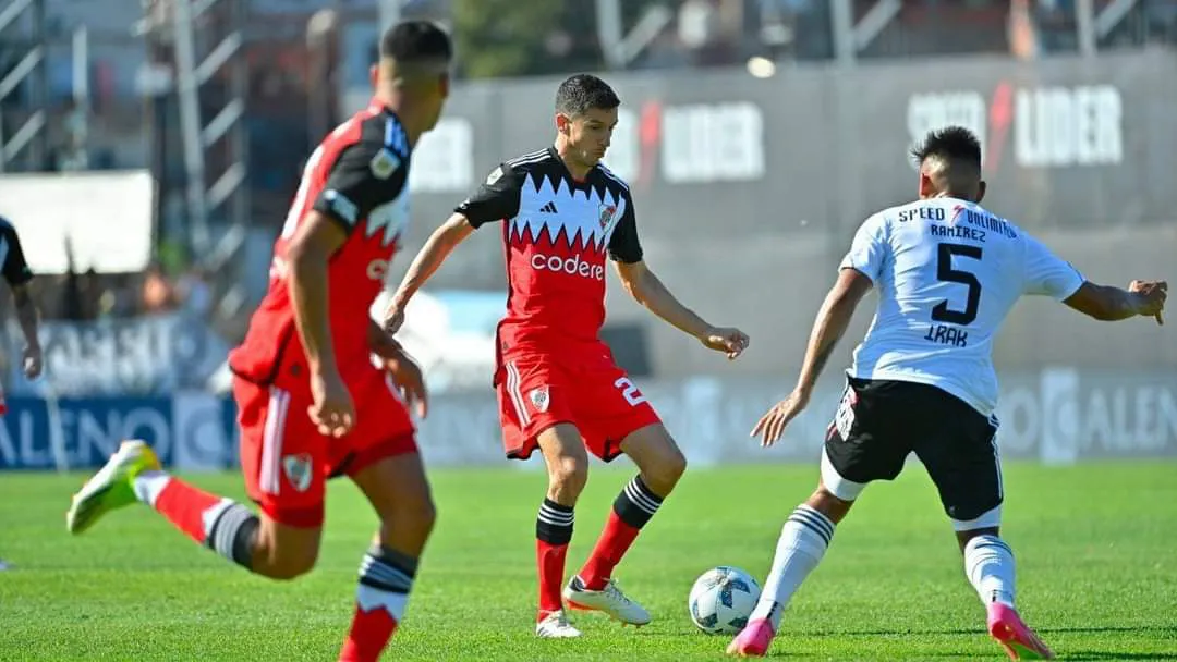 River goleo a Riestra