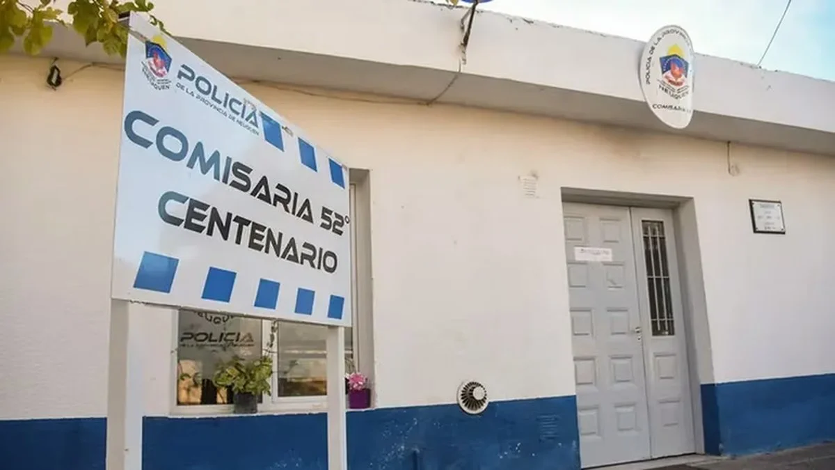 Comisaría en Centenario (LMN)