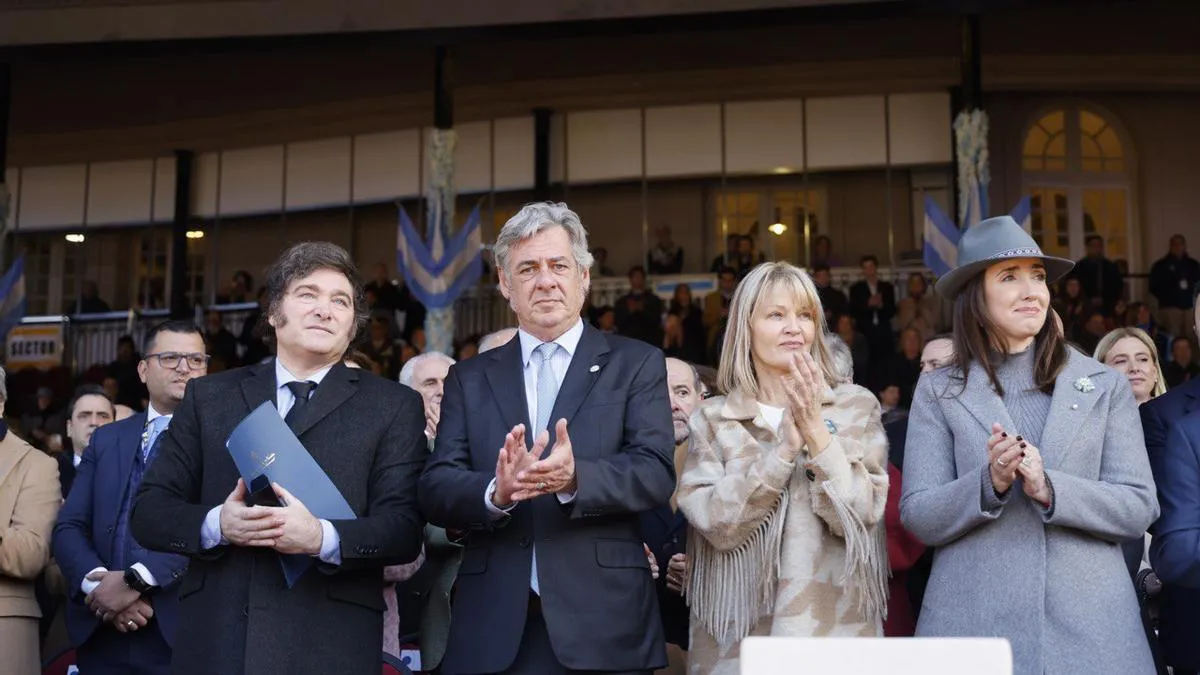 Presidente Javier Milei junto a autoridades de la Sociedad Rural