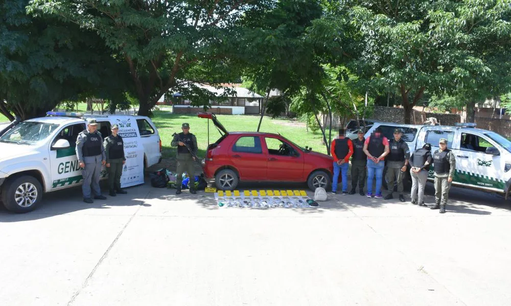 Detienen a tres personas con 33 kilos de droga