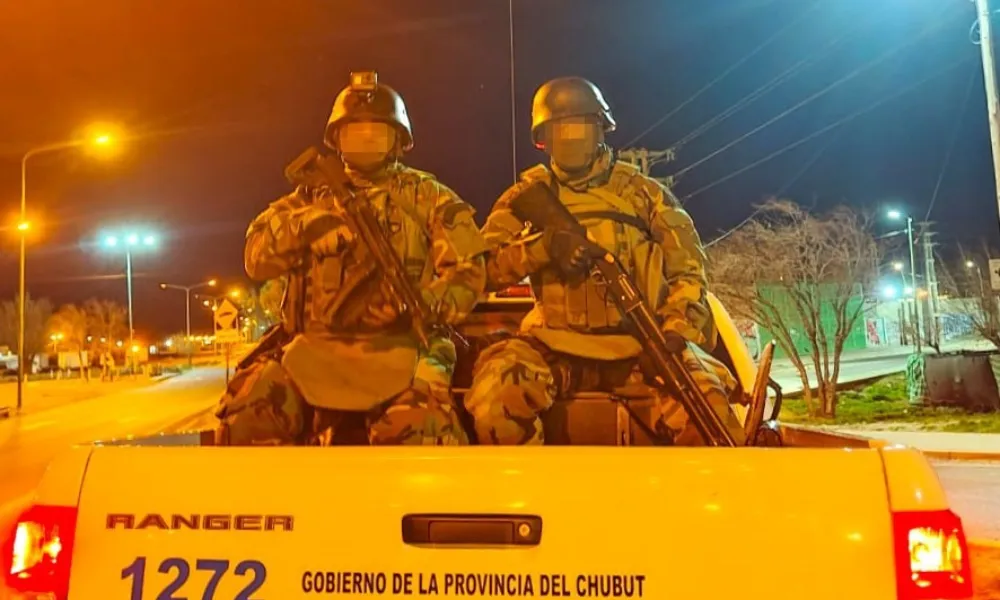 Secuestraron arma y municiones en allanamientos en Trelew