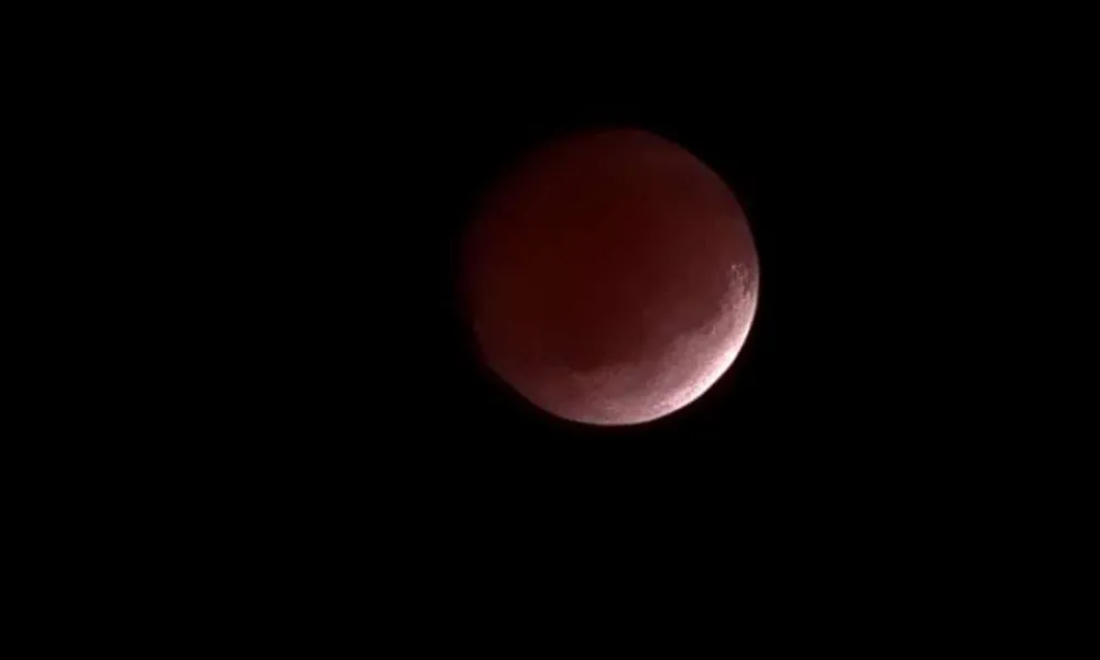 Luna roja en Madryn