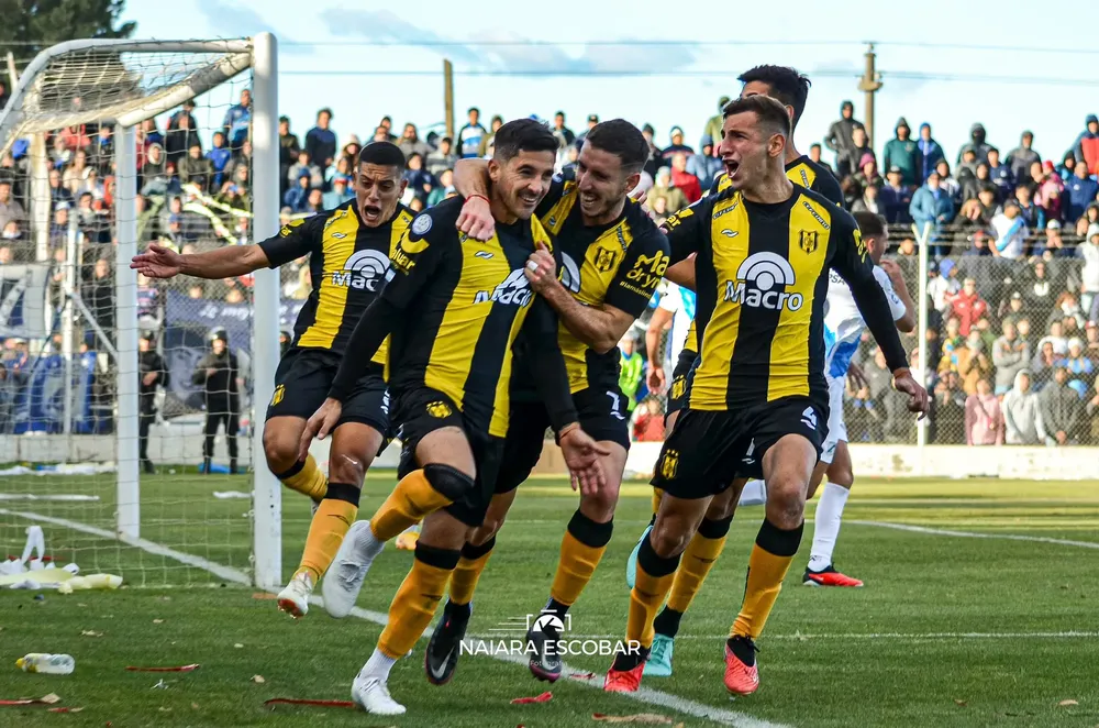 Deportivo Madryn se quedó con el superclásico del Golfo