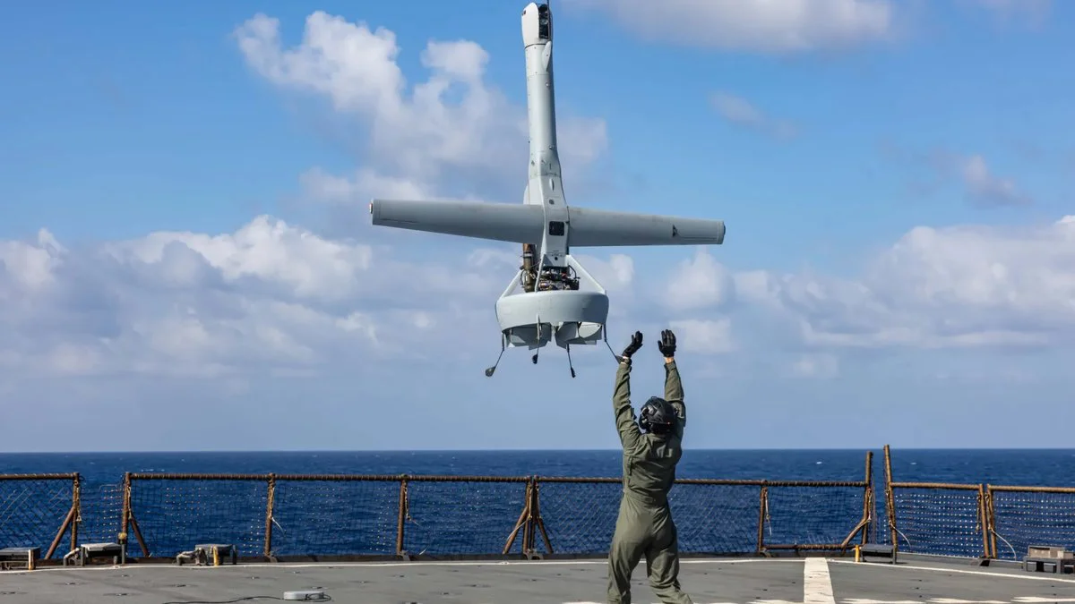 La Armada patrulla la milla 200 con drones