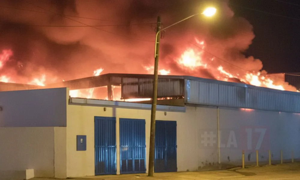 Incendio en Puerto Madryn pesquera Achernar