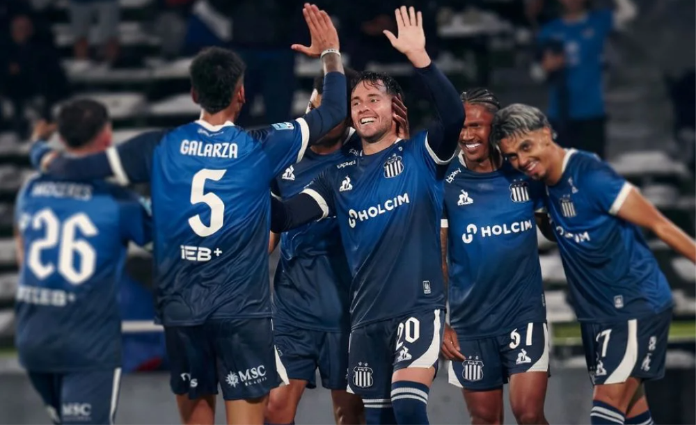 El partido arrancó tarde por el clima, pero el equipo cordobés no dejó dudas.