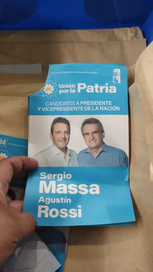 Boletas de Massa rotas aparecieron en Comodoro Rivadavia