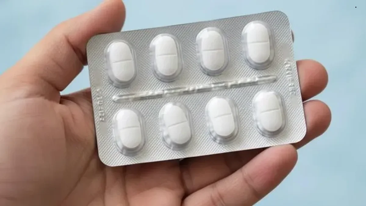 Autoridades sanitarias advierten por el uso indebido de analgésicos de venta libre entre adolescentes.