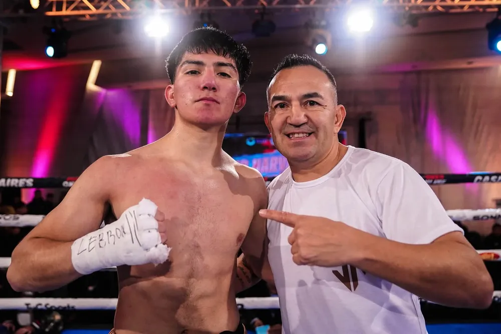 Junior Narváes se impuso por nocaut técnico en el tercer round a Denis Martínez.