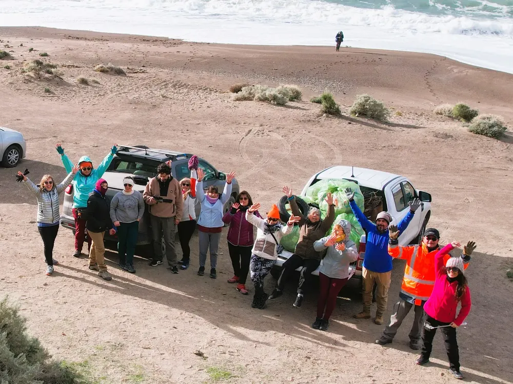 jornada de limpieza en Isla Escondida