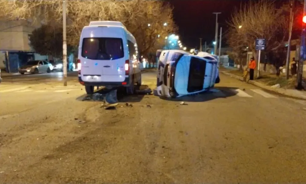 Choque y vuelco en Comodoro Rivadavia