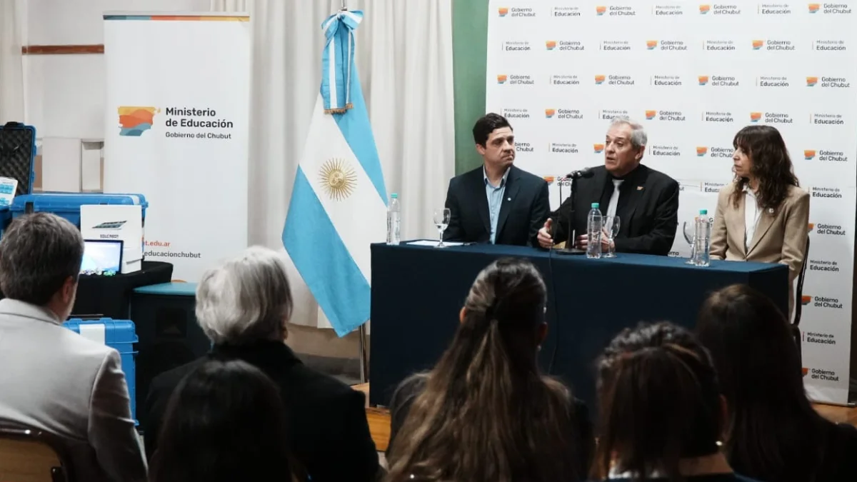 Ministro de Educación, José Luis Punta