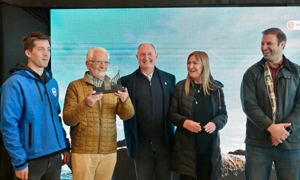 Reconocimiento a Peke Sosa