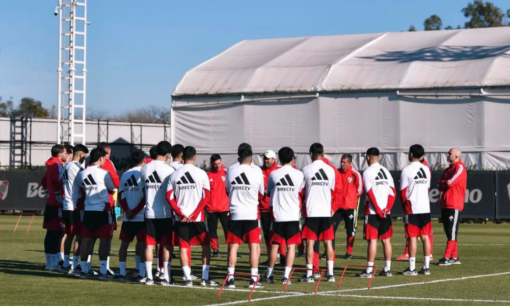 Foto CARP Oficial La acumulación de futbolistas apartados cambió la estrategia del club River Plate.