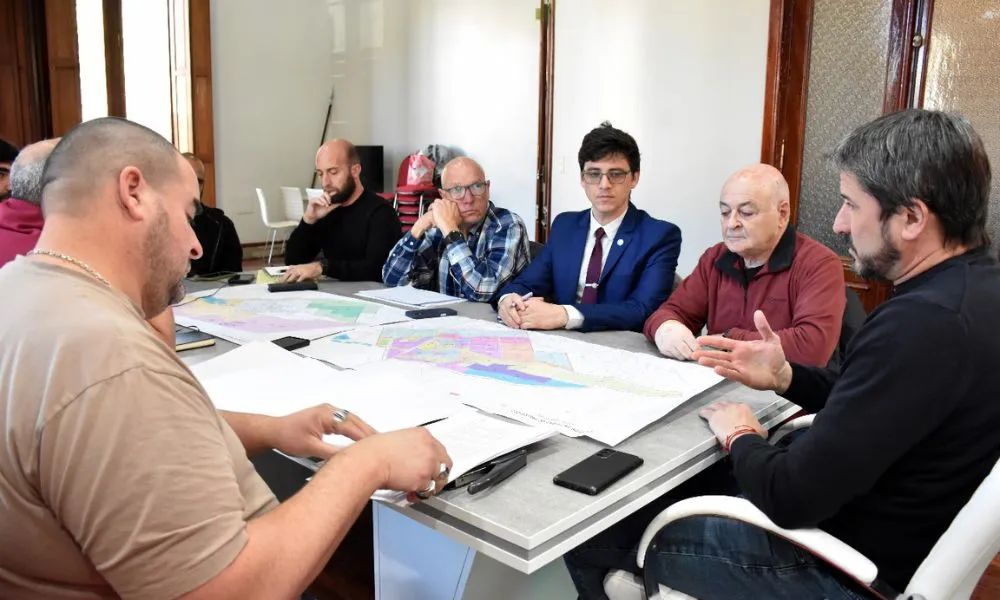 Merino convocó a colegios profesionales para actualizar la ordenanza de uso de suelo en Trelew