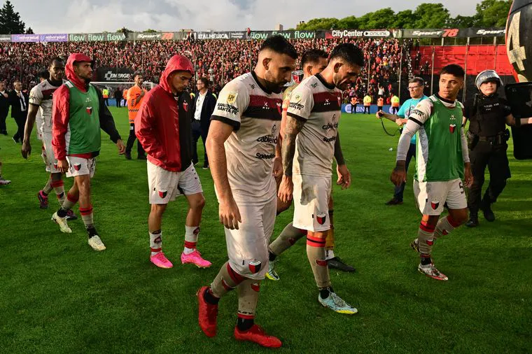 COLÓN FUE AL ESCRITORIO TRAS EL DESCENSO