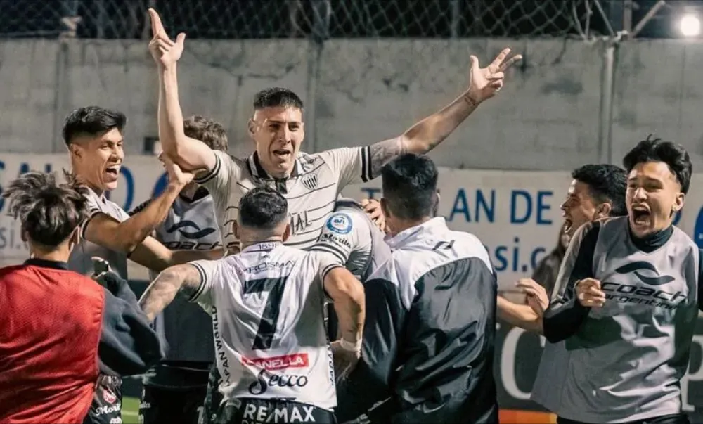 Estudiantes de Caseros consiguió una victoria importante en su casa