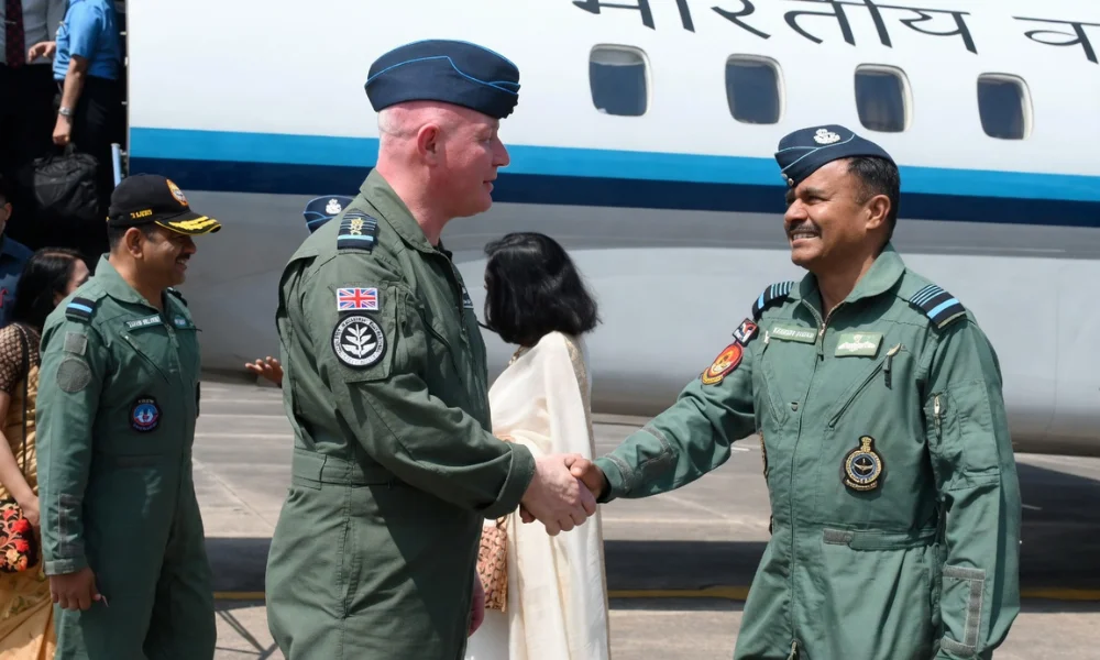 Sir Richard Knighton, jefe de la Real Fuerza Aérea (RAF), quien planteó una postura sin matices frente al escenario del Atlántico Sur.
