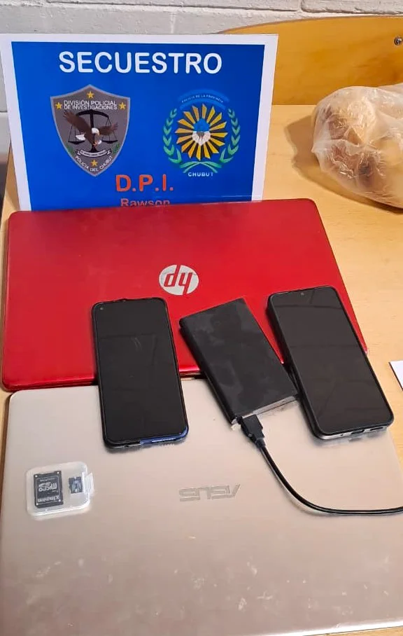 Secuestran celulares y notebooks por amenazas a escuelas