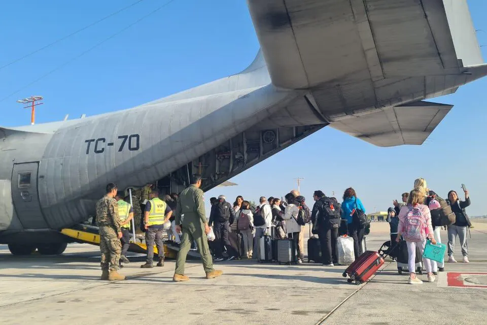 Primer Contingente De Argentinos Evacuados Desde Israel