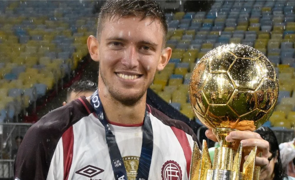 El 9 que gritó campeón en el Maracaná está en la mira del Flu.