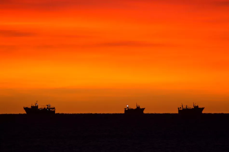 Amanece en Puerto Madryn por Nyrdam